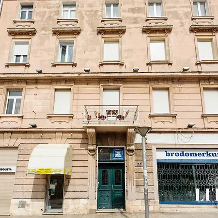 Litore Luxury Maestral 公寓 *